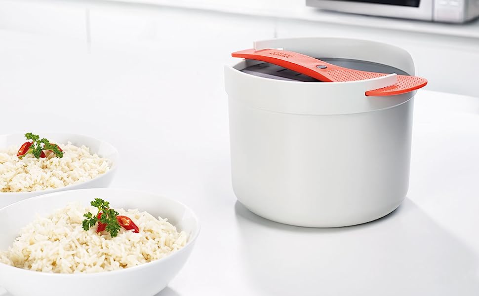 Microwave Steam Cooker with Locking Paddle and Colander, 2-Liter Capacity All Vera Mart