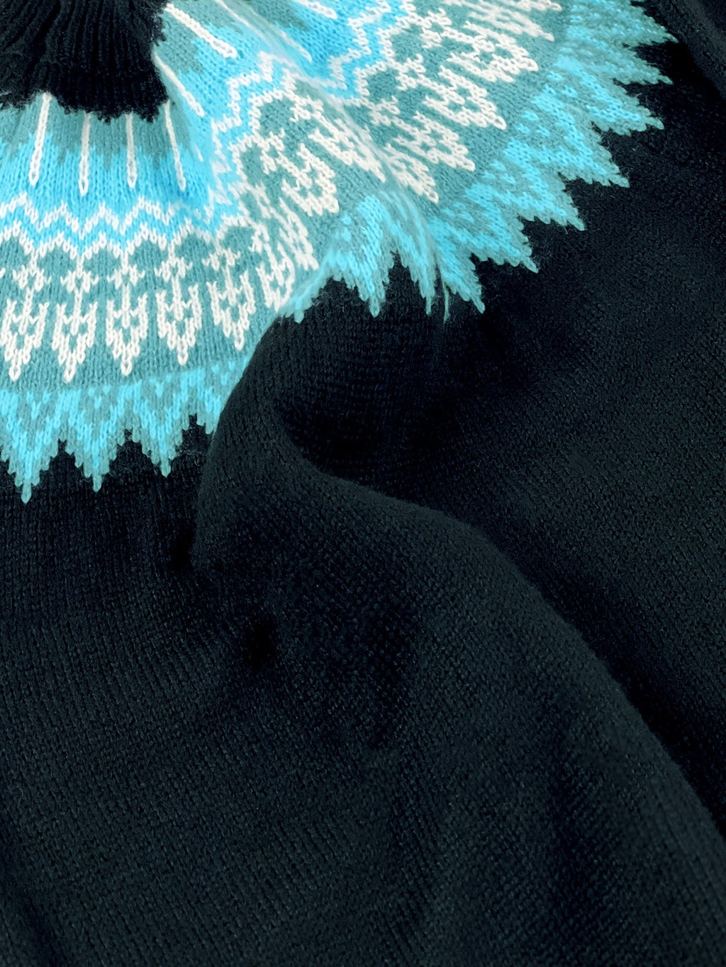 Womens Chunky Jacquard Round Neck Sweater with a Nature Inspired Pattern in Eight Colors