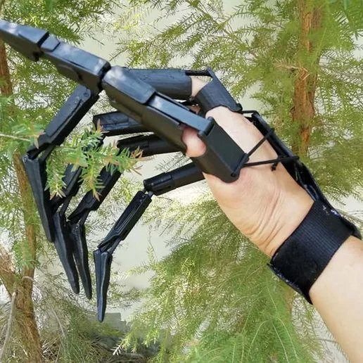 Articulated Finger Extensions Pair with Clawed Digits for Halloween Costumes