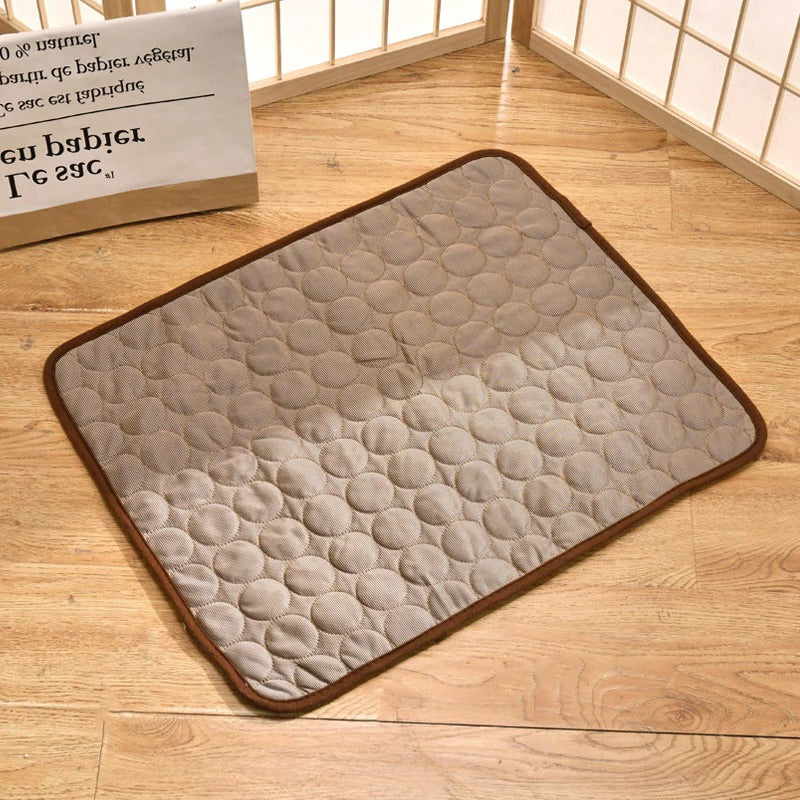 Pressure-Activated Cooling Pad for Small to Medium Pets, 15.7 x 11.8 Inches All Vera Mart