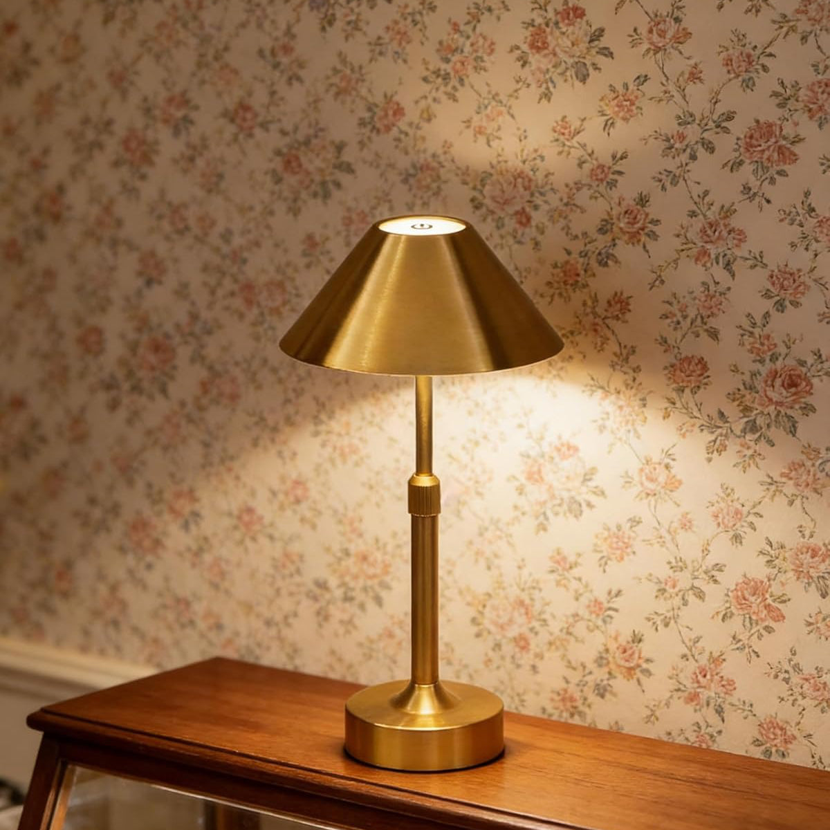 Rechargeable Cordless Table Lamp with Telescopic Height Adjustment and Stepless Dimming All Vera Mart